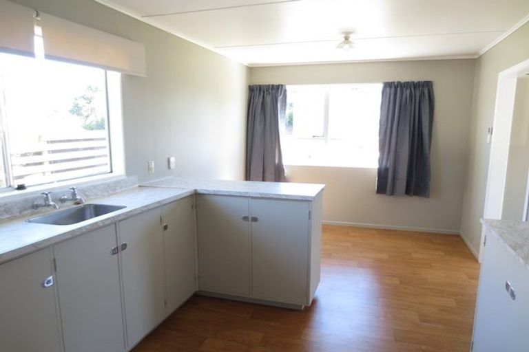 Photo of property in 7 Blueberry Grove, Timberlea, Upper Hutt, 5018