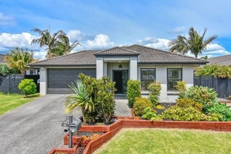 Photo of property in 25 Girvan Terrace, Wattle Downs, Auckland, 2103