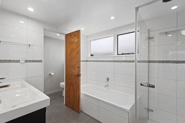 Photo of property in 370b Yaldhurst Road, Russley, Christchurch, 8042