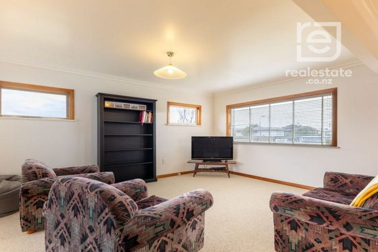 Photo of property in 11 Aberdeen Avenue, Takaro, Palmerston North, 4412