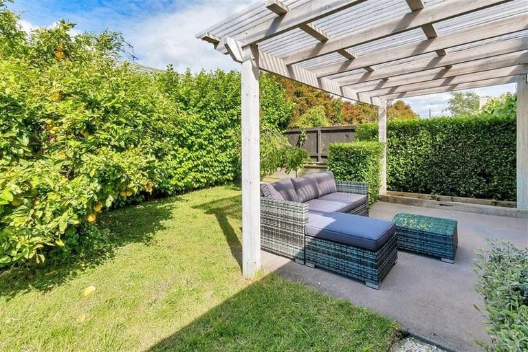 Photo of property in 12/58 Manuroa Road, Takanini, 2112