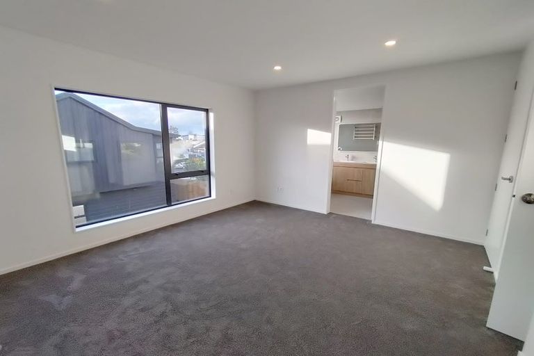 Photo of property in 36d Marendellas Drive, Bucklands Beach, Auckland, 2014