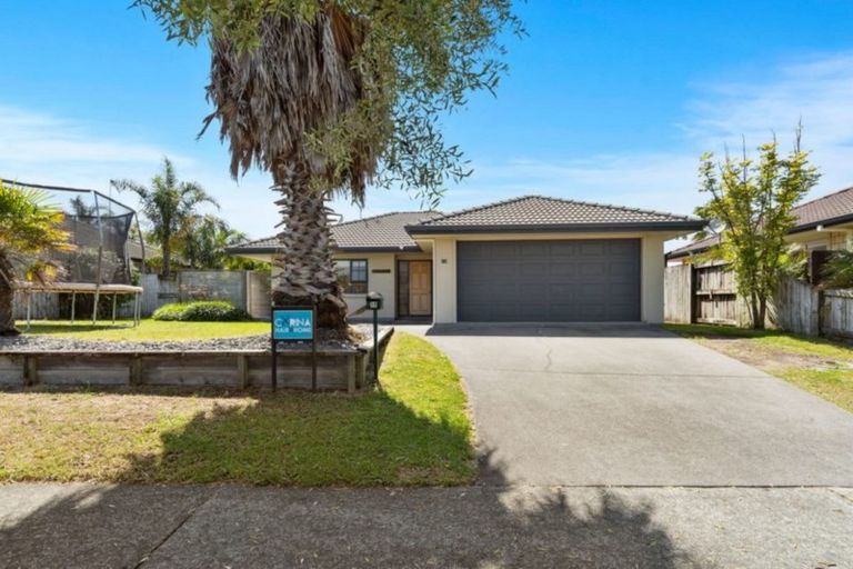 Photo of property in 19 Calypso Drive, Papamoa Beach, Papamoa, 3118