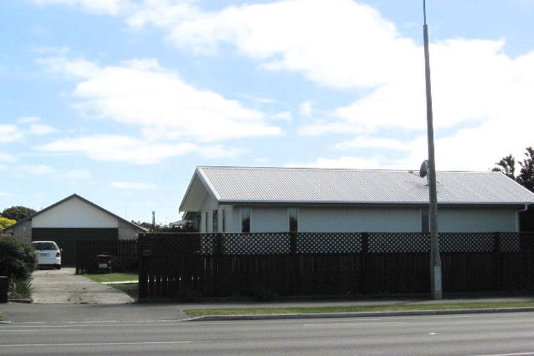 Photo of property in 212 Yaldhurst Road, Avonhead, Christchurch, 8042