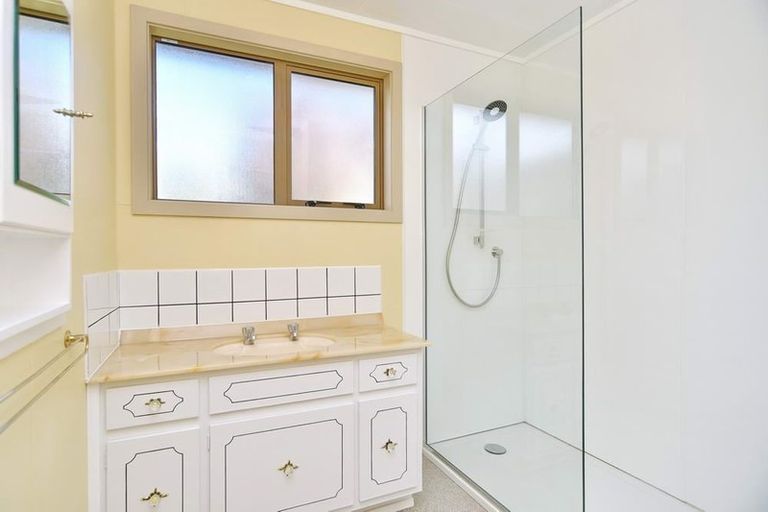 Photo of property in 9 Oxford Street, Waikari, 7420