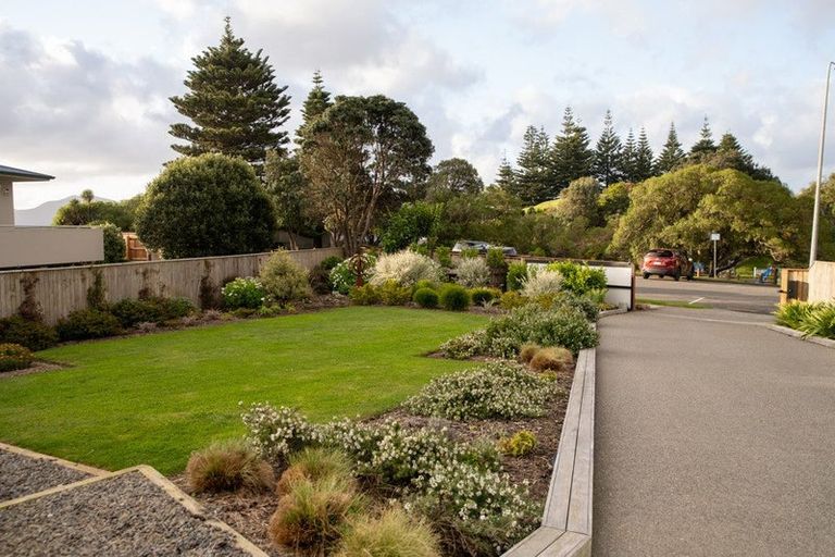 Photo of property in 14 Garden Road, Raumati Beach, Paraparaumu, 5032