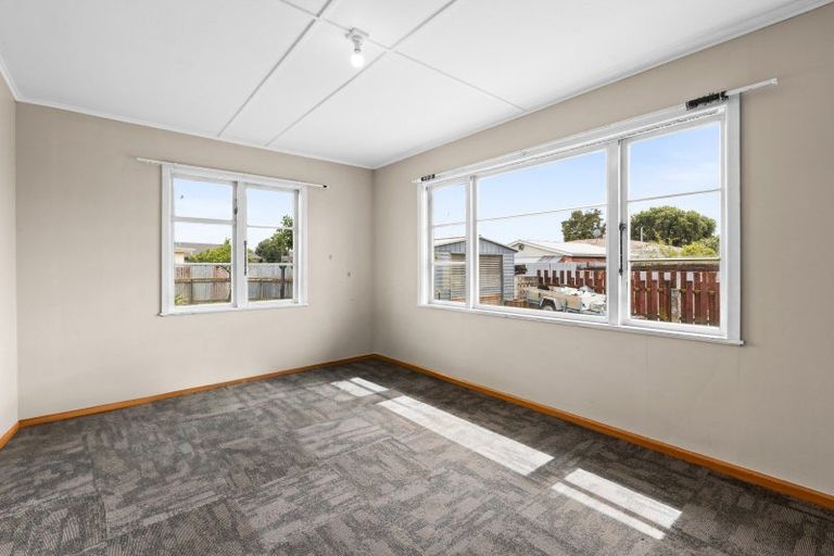 Photo of property in 2 Merton Crescent, Pirimai, Napier, 4112