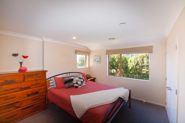 Photo of property in 43 Erlestoke Crescent, Churton Park, Wellington, 6037