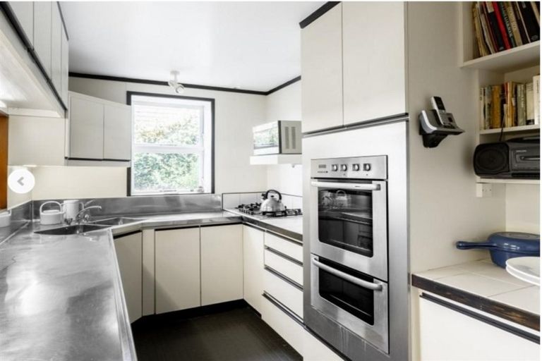 Photo of property in 72 Raroa Road, Kelburn, Wellington, 6012