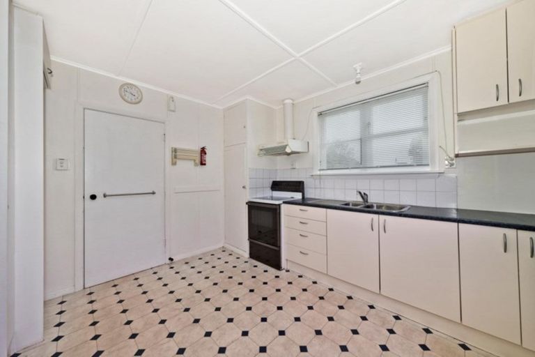 Photo of property in 2/45 Dickson Crescent, Hornby, Christchurch, 8042