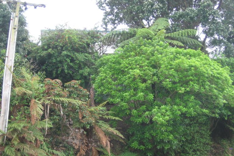 Photo of property in 14 Omokoroa Road, Omokoroa, 3114