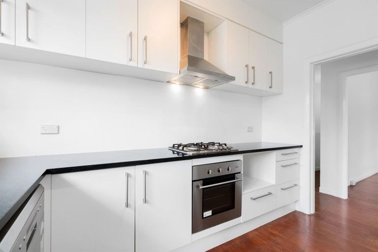 Photo of property in 2/85 Diana Drive, Glenfield, Auckland, 0627