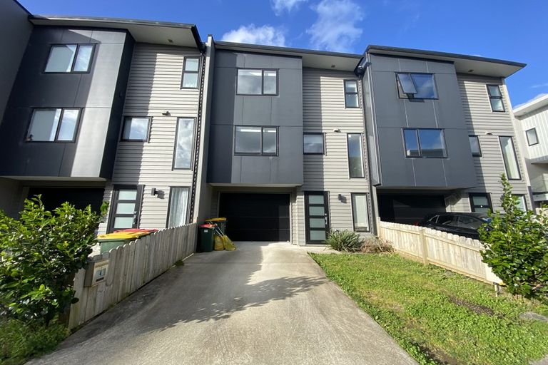 Photo of property in 16/5 Perekia Street, Albany, Auckland, 0632