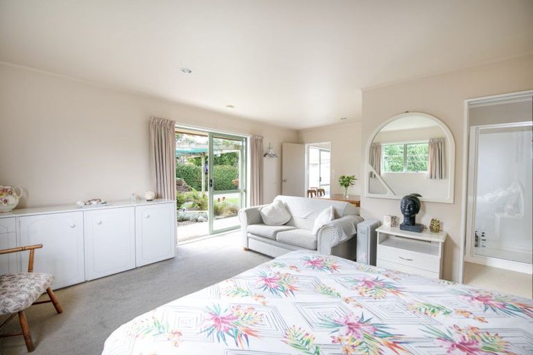 Photo of property in 8 Magdalen Crescent, Pirimai, Napier, 4112