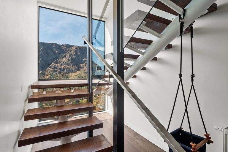 Photo of property in 12 Crows Nest Road, Arthurs Point, Queenstown, 9371