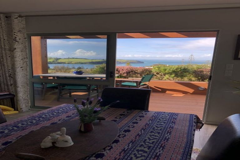 Photo of property in 1415 Whangaparaoa Road, Army Bay, Whangaparaoa, 0930