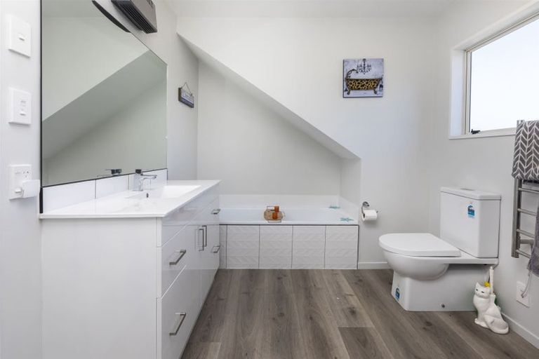 Photo of property in 1/411 Main Road North, Redwood, Christchurch, 8051