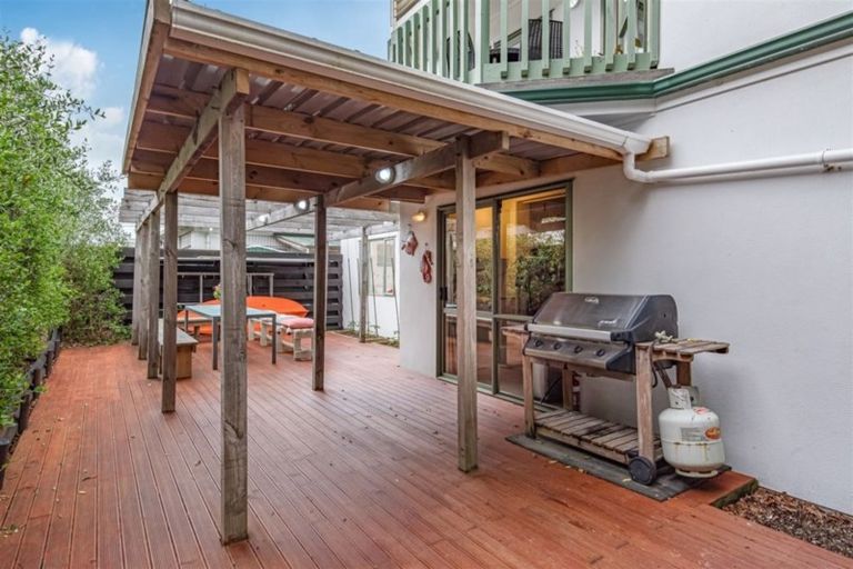Photo of property in 2/770 Beach Road, Browns Bay, Auckland, 0630