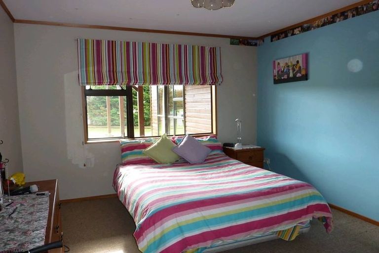 Photo of property in 29 Eastons Road, Westport, 7825