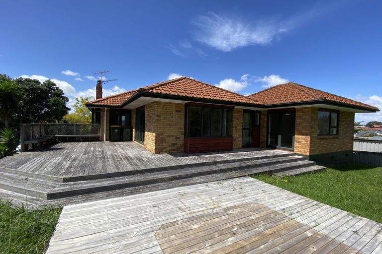 Photo of property in 42 Parkhill Road, Mellons Bay, Auckland, 2014