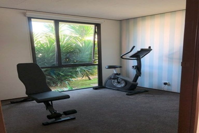 Photo of property in 5 Longstead Avenue, Papamoa Beach, Papamoa, 3118