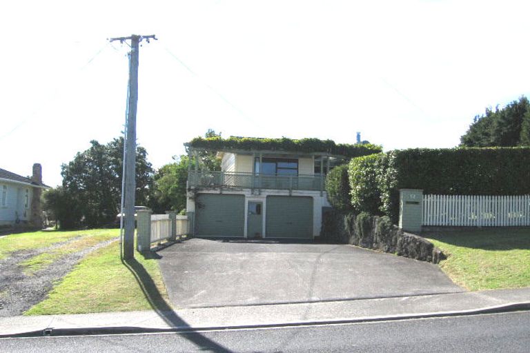 Photo of property in 52 Woodlands Crescent, Browns Bay, Auckland, 0630