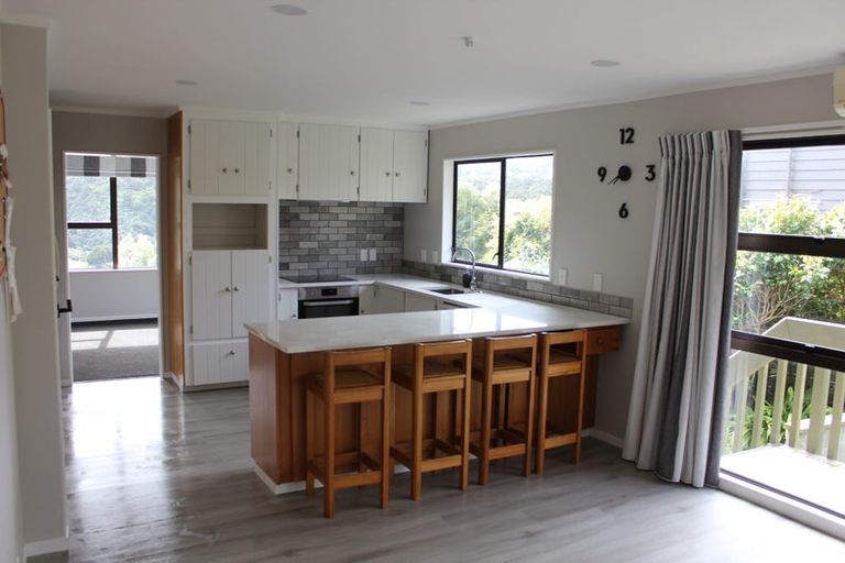 Photo of property in 33 Trelissick Crescent, Ngaio, Wellington, 6035