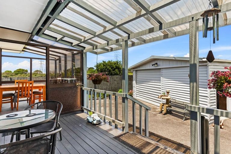 Photo of property in 83 Glen Marine Parade, Glendene, Auckland, 0602