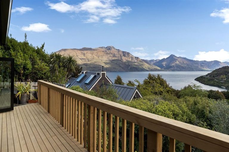 Photo of property in 24b Mckerrow Place, Sunshine Bay, Queenstown, 9300