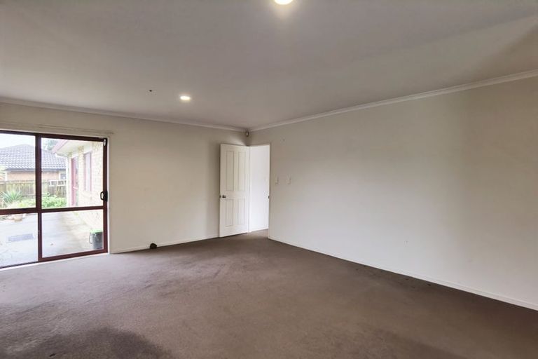 Photo of property in 15 Dole Place, Mangere, Auckland, 2022