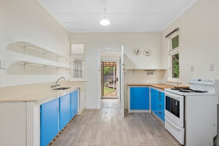 Photo of property in 90 Wellington Street, Picton, 7220