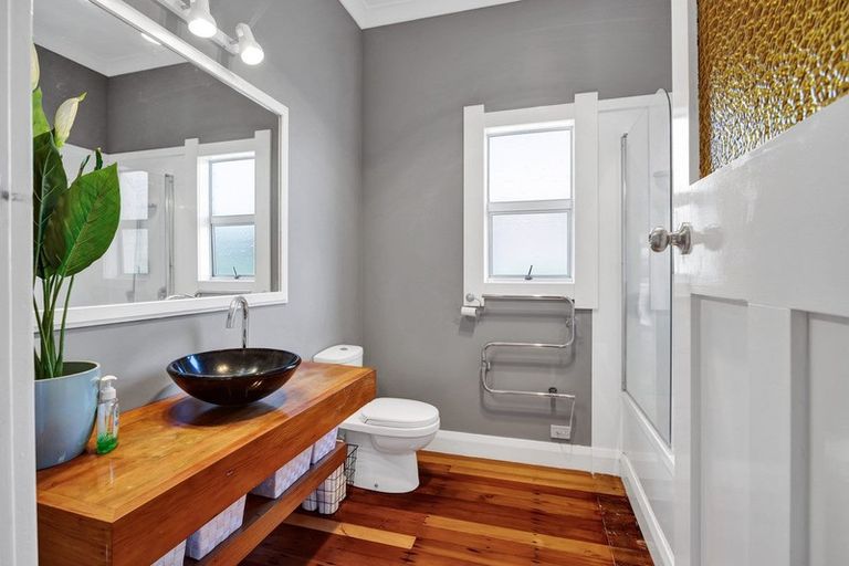 Photo of property in 8 Collins Street, Hawera, 4610