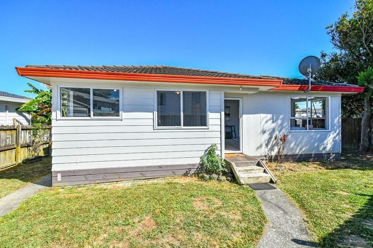 Photo of property in 2/18 Silver Creek Road, Weymouth, Auckland, 2103