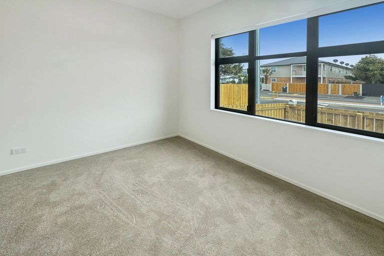 Photo of property in 2/425 Hereford Street, Linwood, Christchurch, 8011