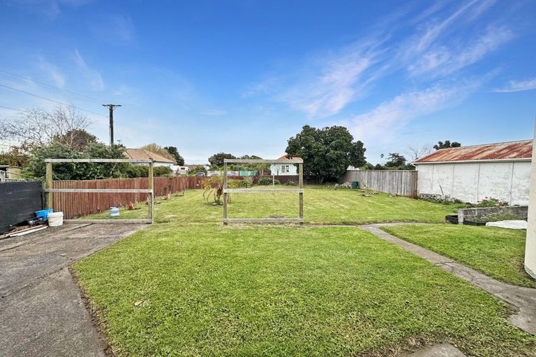 Photo of property in 33 Swiss Avenue, Gonville, Whanganui, 4501