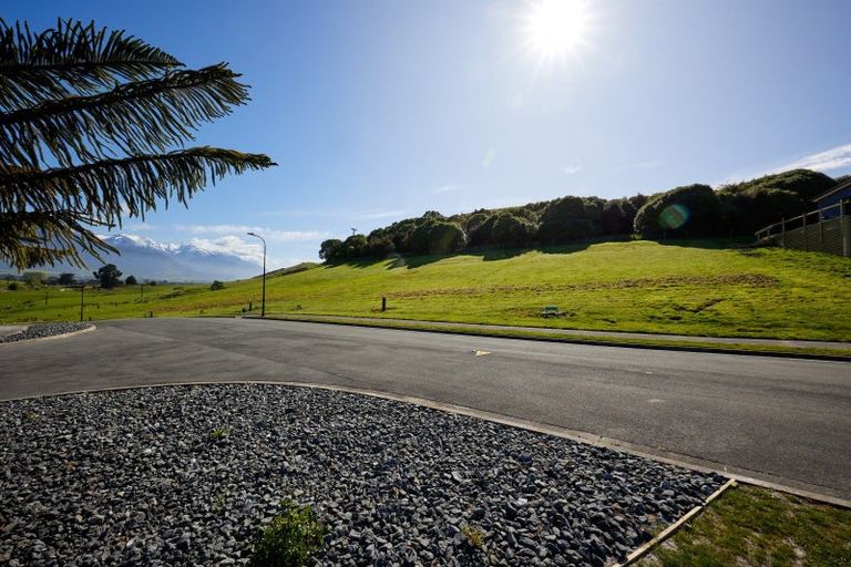 Photo of property in 9 Knowles Crescent, Kaikoura Flat, Kaikoura, 7371