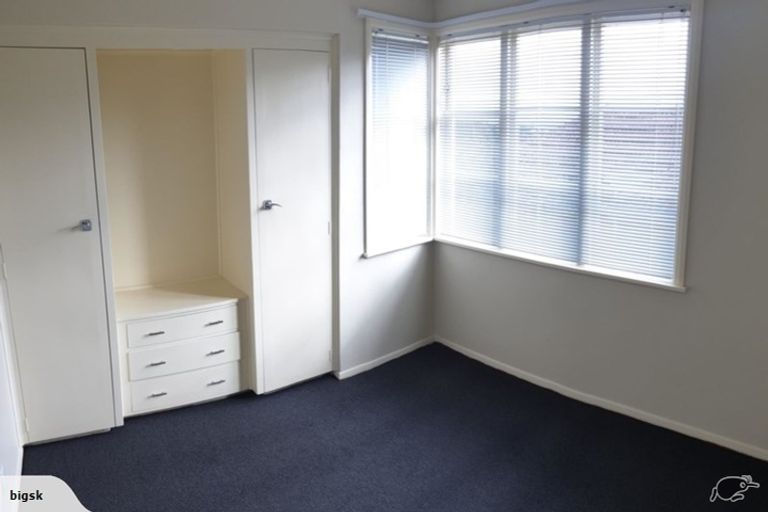 Photo of property in 198 Whites Line East, Waiwhetu, Lower Hutt, 5010