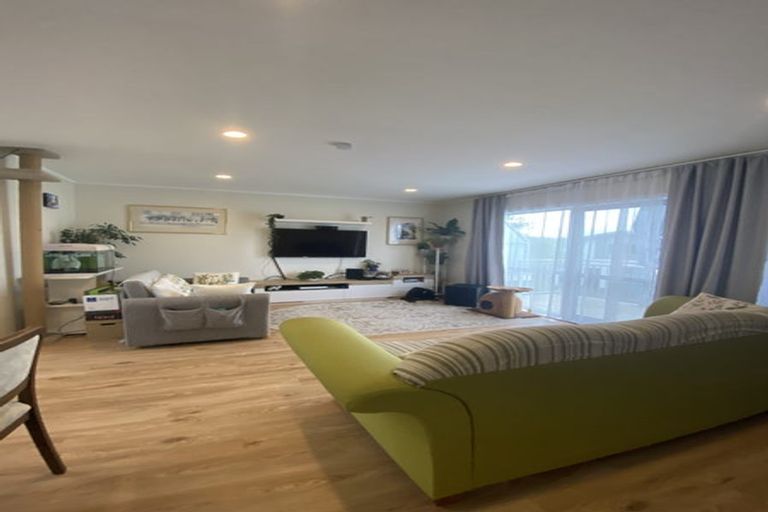 Photo of property in 10/15 Andersons Road, Oteha, Auckland, 0632