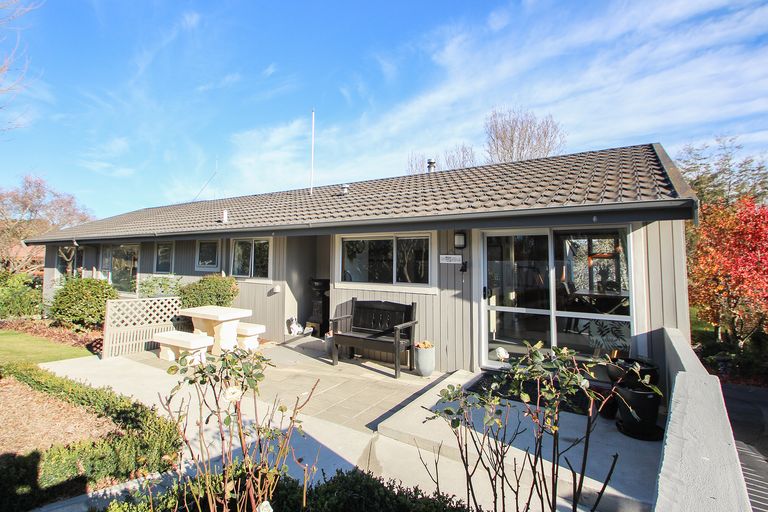 Photo of property in 27 Essex Street, Weston, Oamaru, 9401