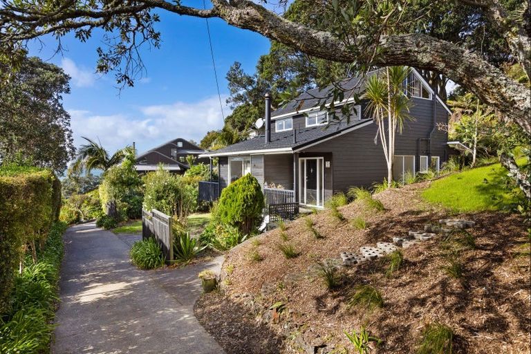 Photo of property in 31 Ocean View Road, Hatfields Beach, Orewa, 0931