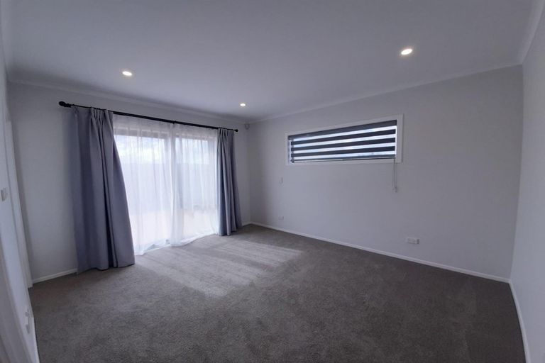 Photo of property in 16 Jane Maree Road, Kumeu, 0810