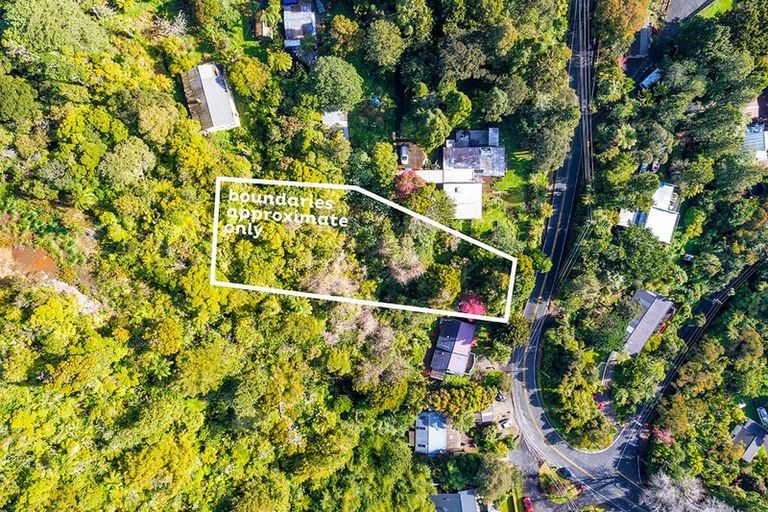 Photo of property in 898 West Coast Road, Waiatarua, Auckland, 0604