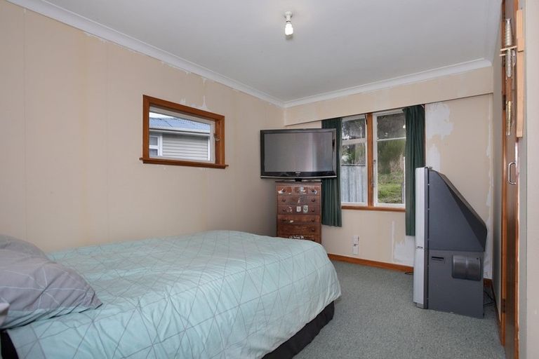 Photo of property in 34 Milne Street, Hunterville, 4730