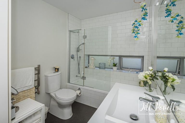 Photo of property in 1 Manaaki Circle, Paparoa, 0571