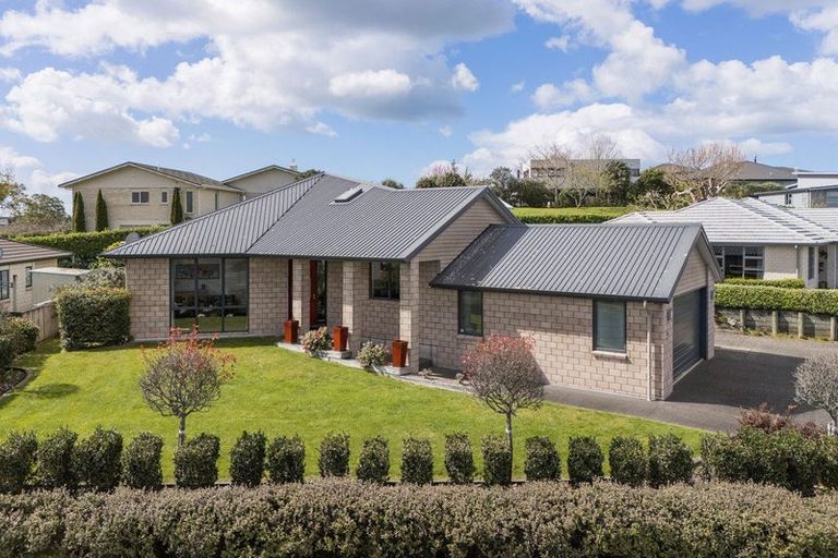 Photo of property in 70 Margaret Drive, Omokoroa, 3114
