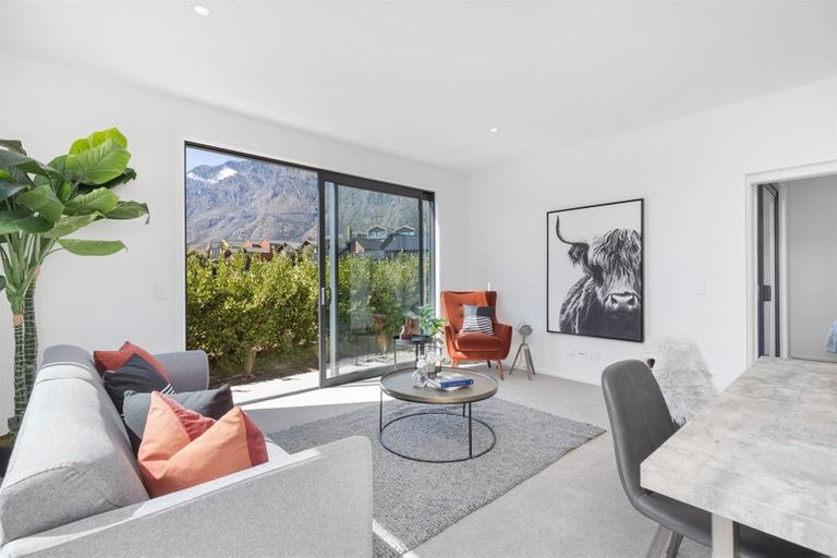 Photo of property in 2 Soudley Court, Jacks Point, Queenstown, 9371
