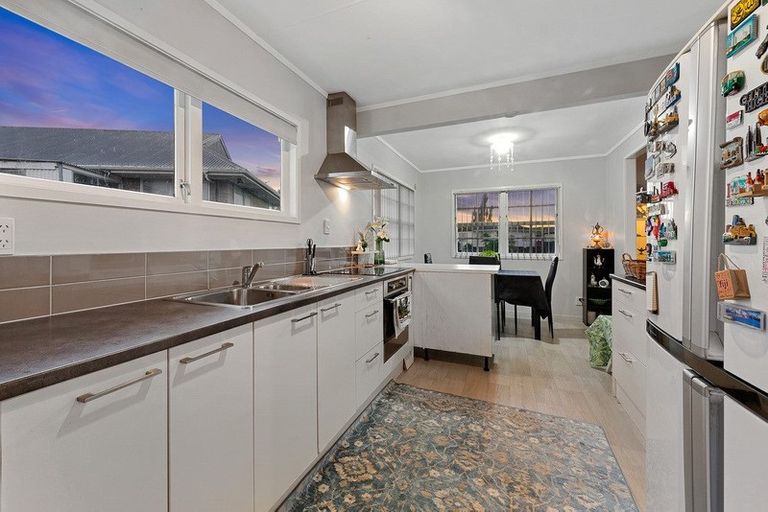 Photo of property in 1 Trounson Avenue, Clendon Park, Auckland, 2103