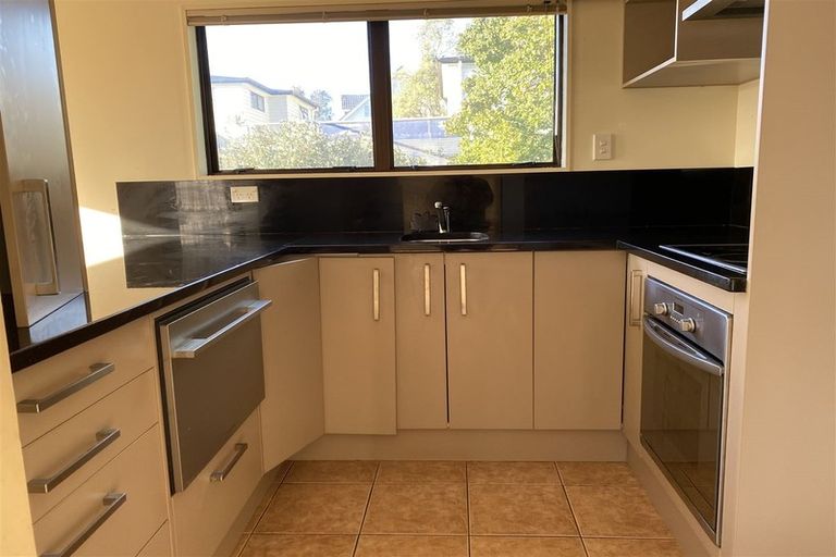 Photo of property in 8a Croydon Road, New Lynn, Auckland, 0600