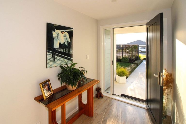 Photo of property in 28 Feist Street, Carterton, 5713