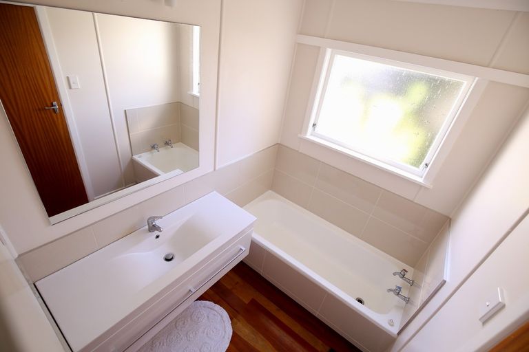 Photo of property in 56 Hooker Avenue, Chedworth, Hamilton, 3210